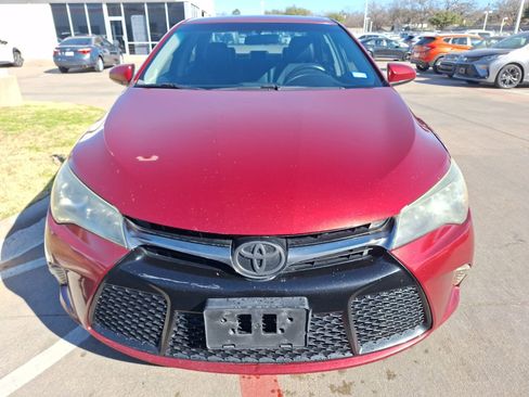 Used 2017 Toyota Camry SE image 9