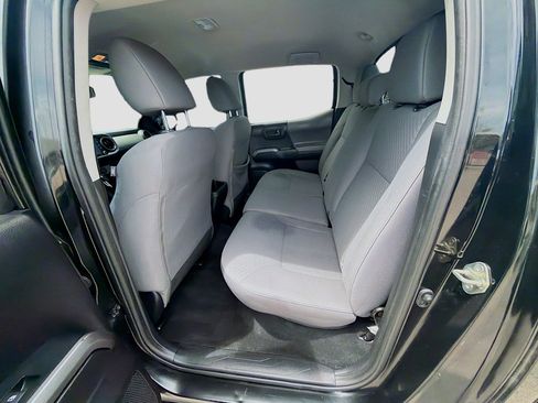 Used 2020 Toyota Tacoma SR5 image 23