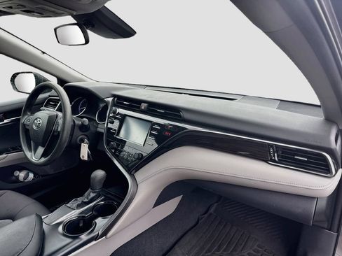 Used 2019 Toyota Camry LE FWD image 26