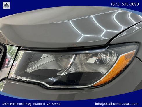 Used 2019 Jeep Compass Limited w/ Safety & Security Group AWD/4WD image 10