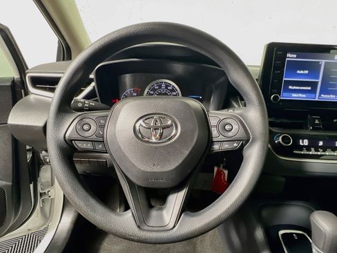 Used 2022 Toyota Corolla LE FWD image 11