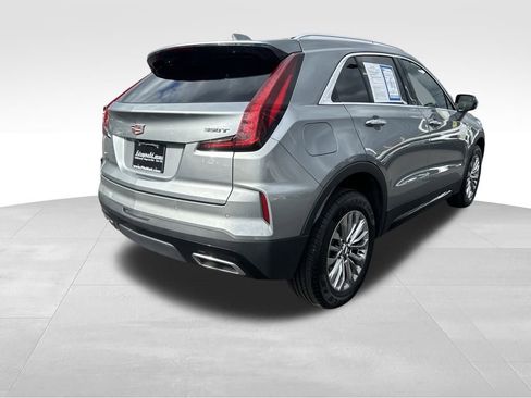 Used 2024 Cadillac XT4 Premium Luxury image 7