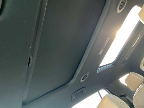 Used 2023 Chevrolet Traverse Premier image 36