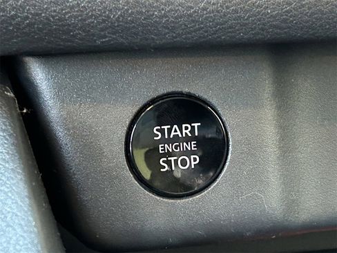 Certified 2025 Nissan Rogue SV image 9