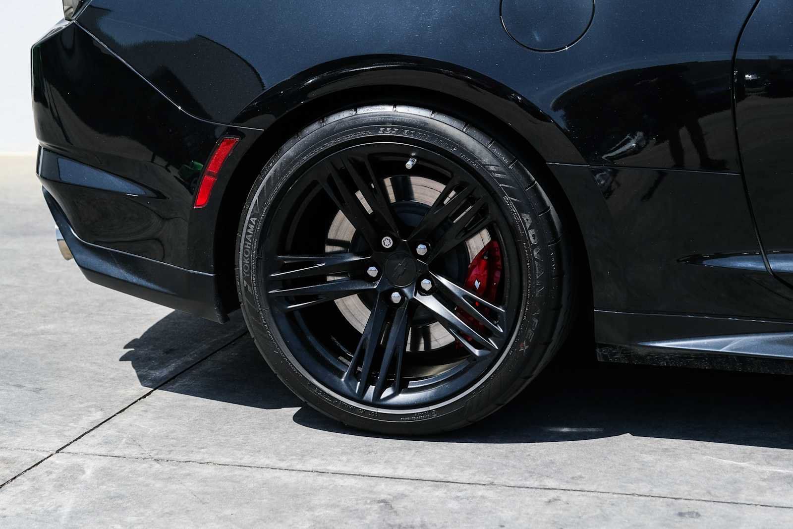 Used 2021 Chevrolet Camaro ZL1 RWD image 10