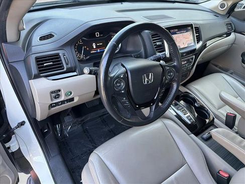 Used 2016 Honda Pilot Touring image 13