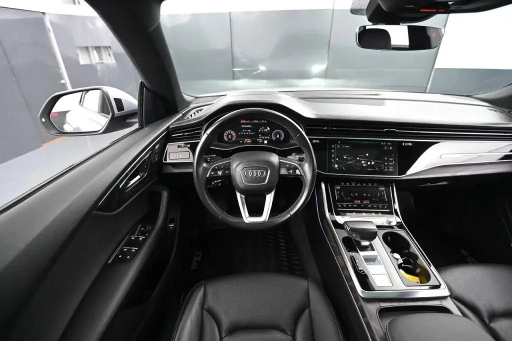 Used 2019 Audi Q8 Prestige AWD/4WD image 25
