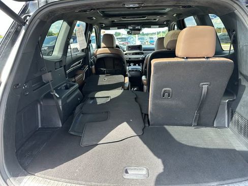 Used 2022 Kia Telluride SX w/ SX Prestige Package image 9