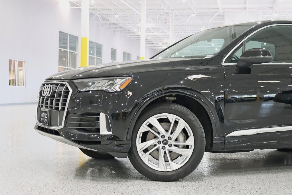 Used 2023 Audi Q7 3.0T Premium w/ Convenience Package AWD/4WD image 2