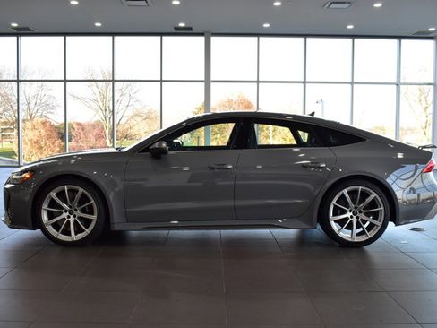 Used 2025 Audi RS 7 Performance image 8
