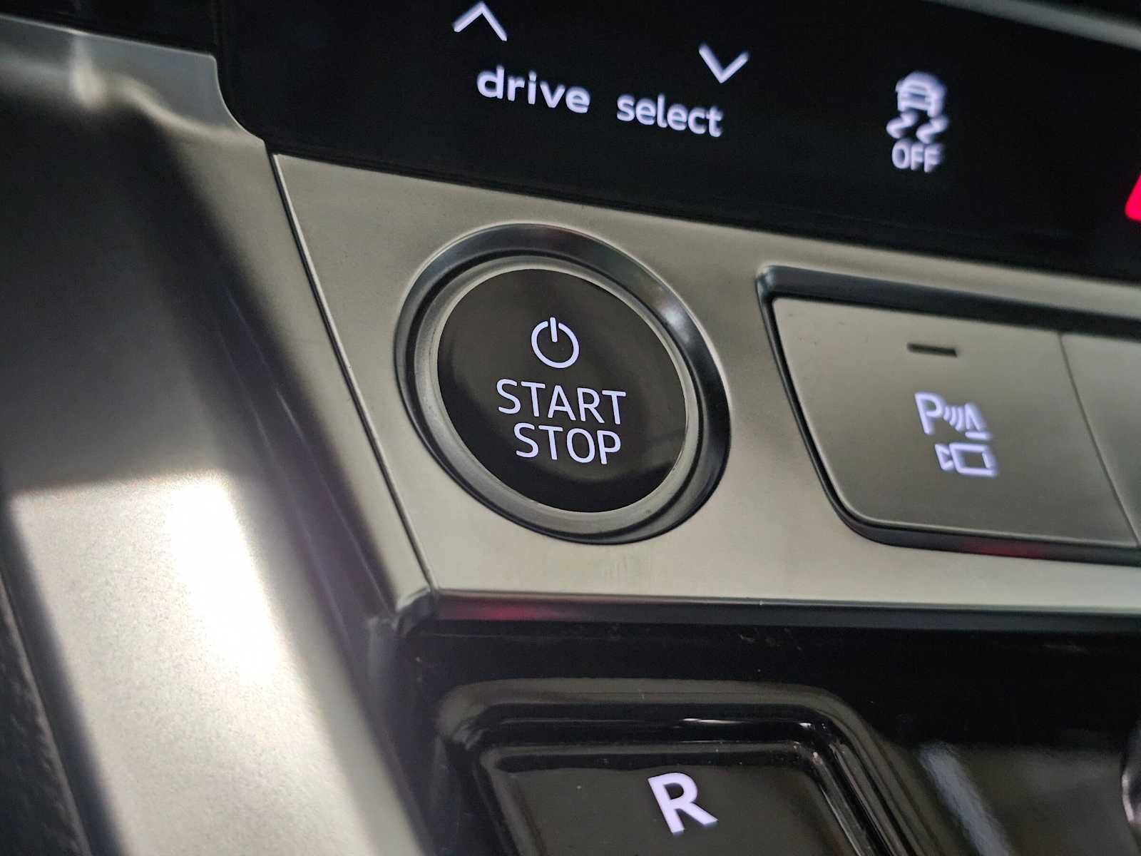 Used 2024 Audi Q8 e-tron Premium Plus AWD/4WD image 34
