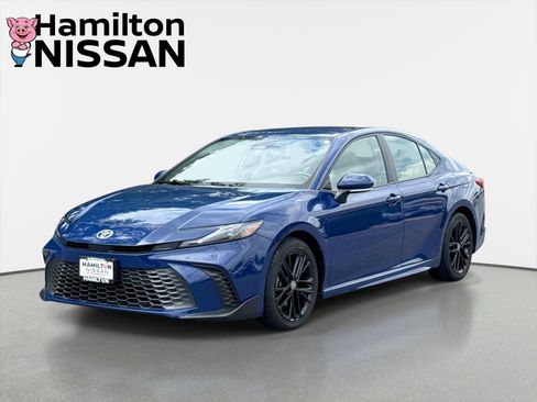 Used 2025 Toyota Camry SE FWD image 5