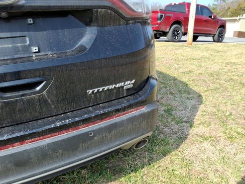 Used 2018 Ford Edge Titanium w/ Equipment Group 301A image 18