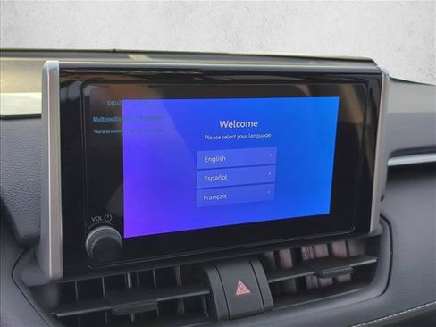 Used 2025 Toyota RAV4 XLE FWD image 18