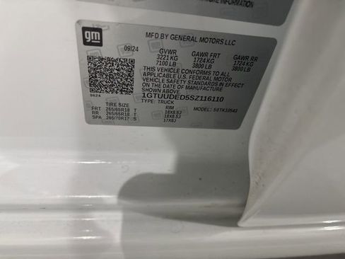 Used 2025 GMC Sierra 1500 SLT image 42