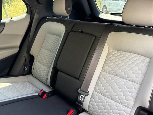 Used 2020 Chevrolet Equinox LS w/ LS Convenience Package FWD image 17