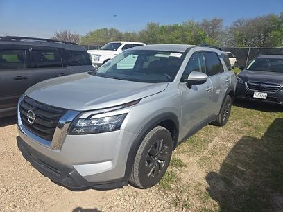 Used 2025 Nissan Pathfinder SV