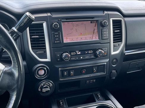 Used 2019 Nissan Titan SV w/ SV Convenience Package AWD/4WD image 7