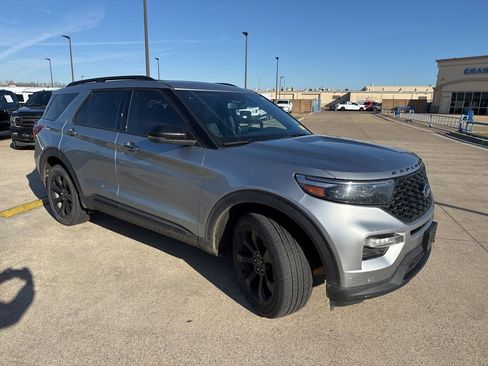 Used 2023 Ford Explorer ST w/ Equipment Group 401A image 18