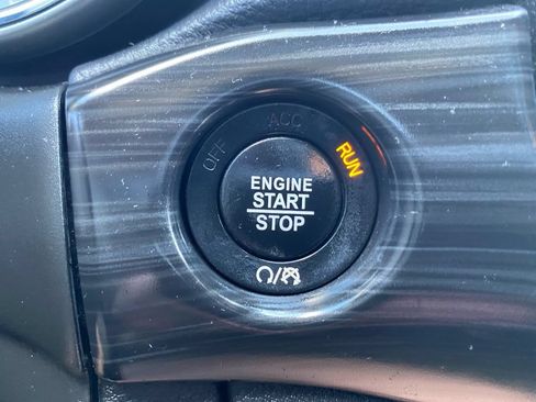 Used 2022 Jeep Grand Cherokee Laredo X AWD/4WD image 38