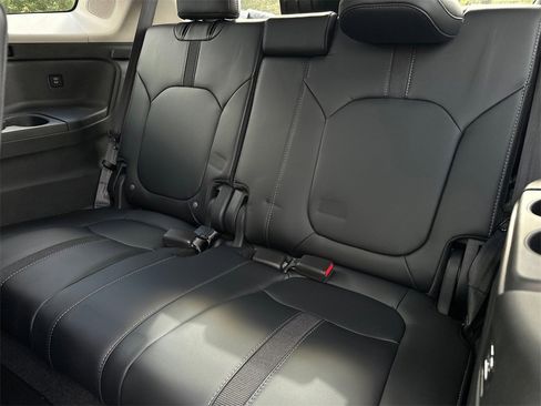 New 2025 Honda Pilot Touring image 15