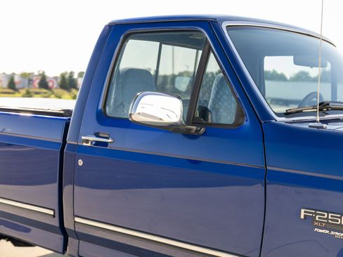 Used 1996 Ford F250 4x4 Regular Cab image 24