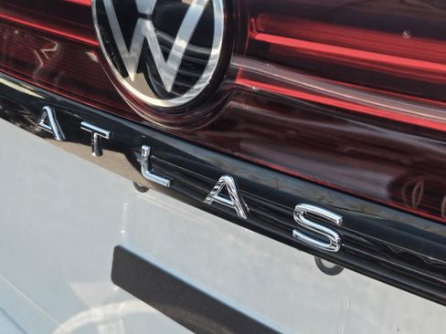 New 2026 Volkswagen Atlas Peak Edition AWD/4WD image 10