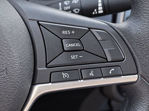 Used 2025 Nissan Versa SV FWD image 23