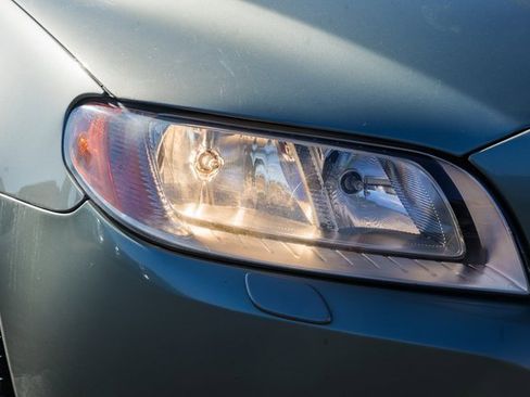 Used 2008 Volvo V70 image 11