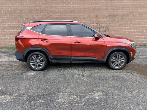 Used 2023 Kia Seltos S w/ Navigation Package AWD/4WD image 6