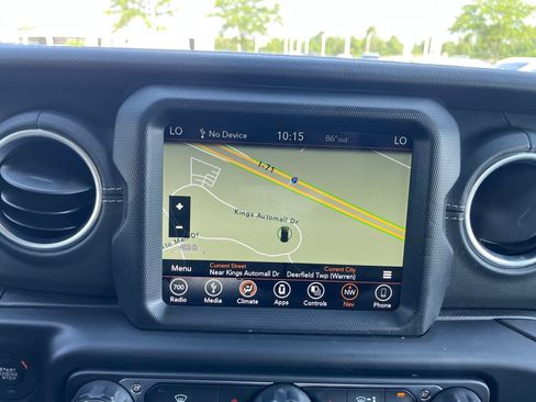 Used 2019 Jeep Wrangler Unlimited Sahara AWD/4WD image 16