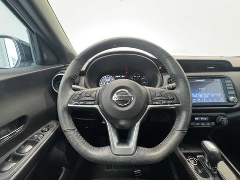 Used 2021 Nissan Kicks SR w/ Exterior Package FWD image 23