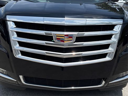 Used 2020 Cadillac Escalade 2WD image 17