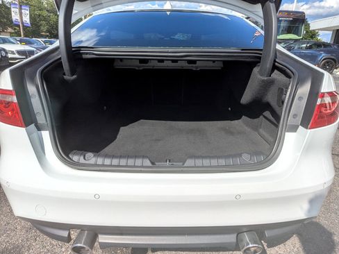 Used 2016 Jaguar XF R-Sport image 48