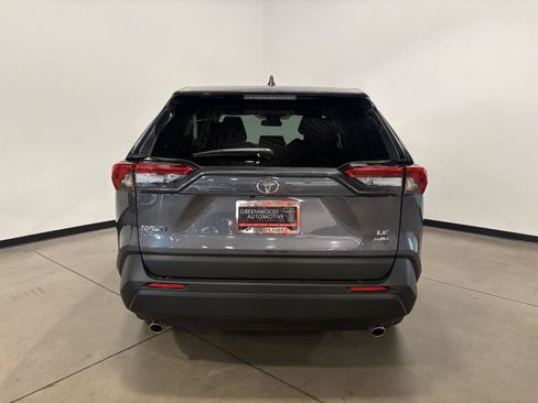 Used 2023 Toyota RAV4 LE AWD/4WD image 4