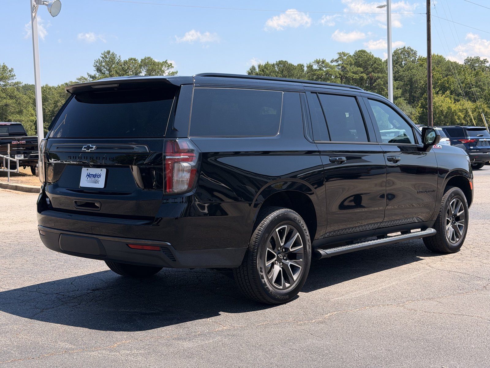 Used 2021 Chevrolet Suburban Z71 w/ Rear Media and Nav Package AWD/4WD image 12