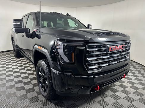 Used 2025 GMC Sierra 2500 AT4 w/ AT4 Premium Plus Package AWD/4WD image 7