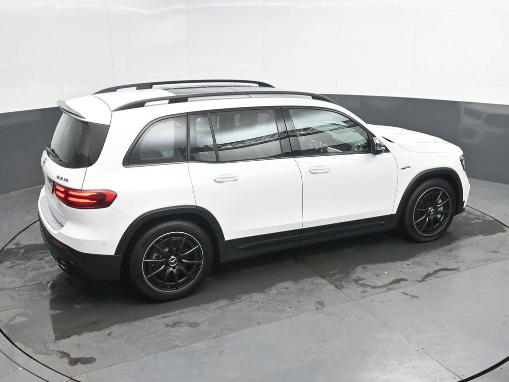 Used 2025 Mercedes-Benz GLB 35 AMG 4MATIC image 35