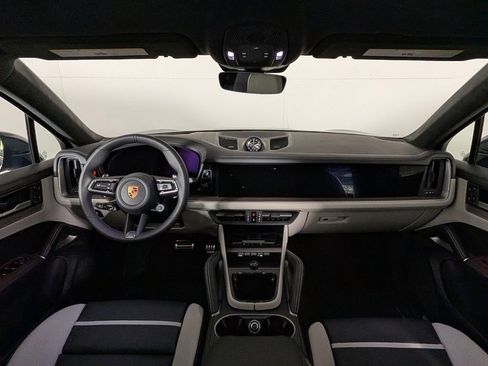 New 2026 Porsche Cayenne GTS image 19