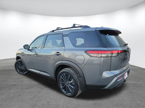New 2026 Nissan Pathfinder SL image 7