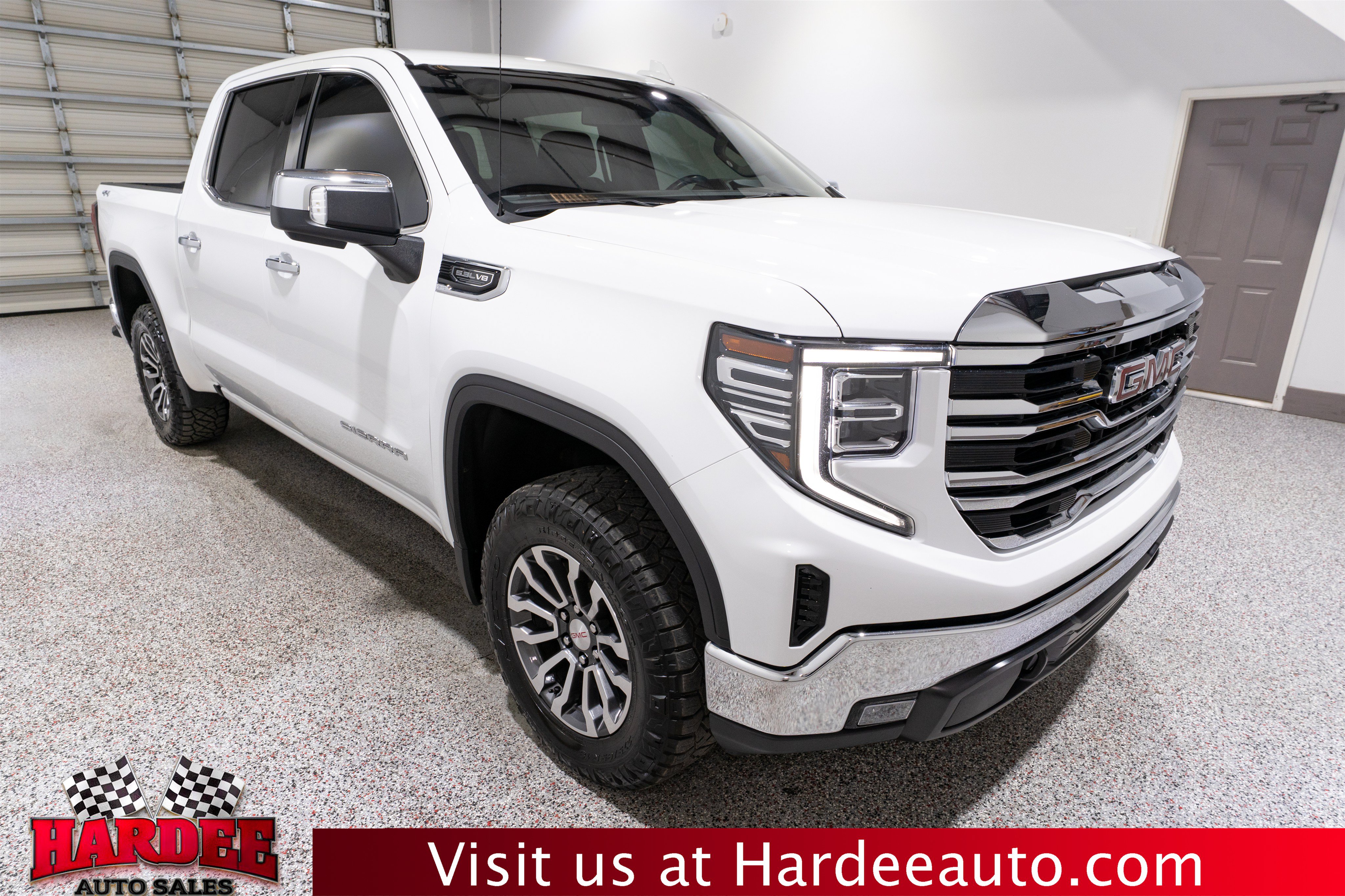 Used 2025 GMC Sierra 1500 SLT AWD/4WD image 6
