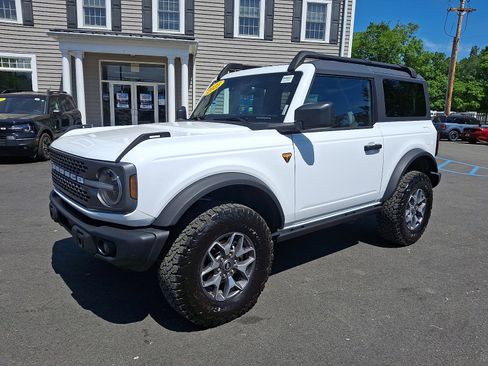 Certified 2025 Ford Bronco Badlands AWD/4WD image 1
