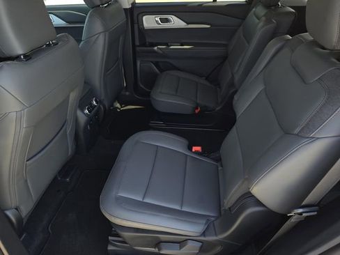 New 2026 Ford Explorer Active image 18