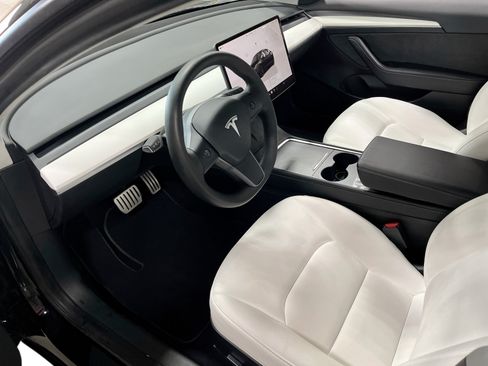 Certified 2023 Tesla Model 3 Performance AWD/4WD image 9