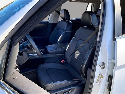 Used 2024 Volkswagen Atlas SE image 15