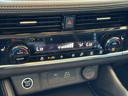 Used 2023 Nissan Rogue SL FWD image 20