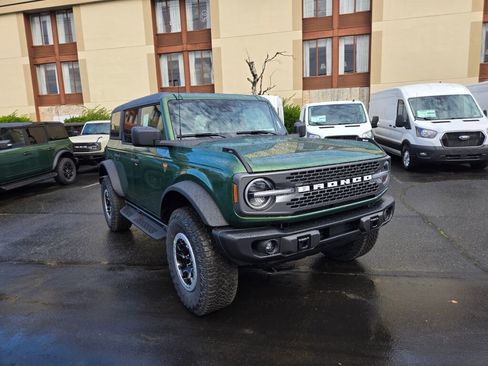 New 2025 Ford Bronco Badlands w/ Sasquatch Package AWD/4WD image 3