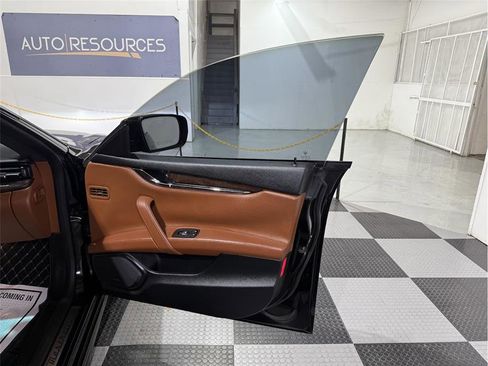 Used 2016 Maserati Quattroporte S image 26