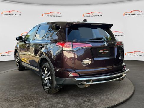 Used 2018 Toyota RAV4 LE w/ All Weather Liner Package AWD/4WD image 8