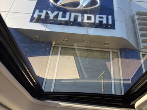 Used 2023 Toyota RAV4 XLE Premium image 11